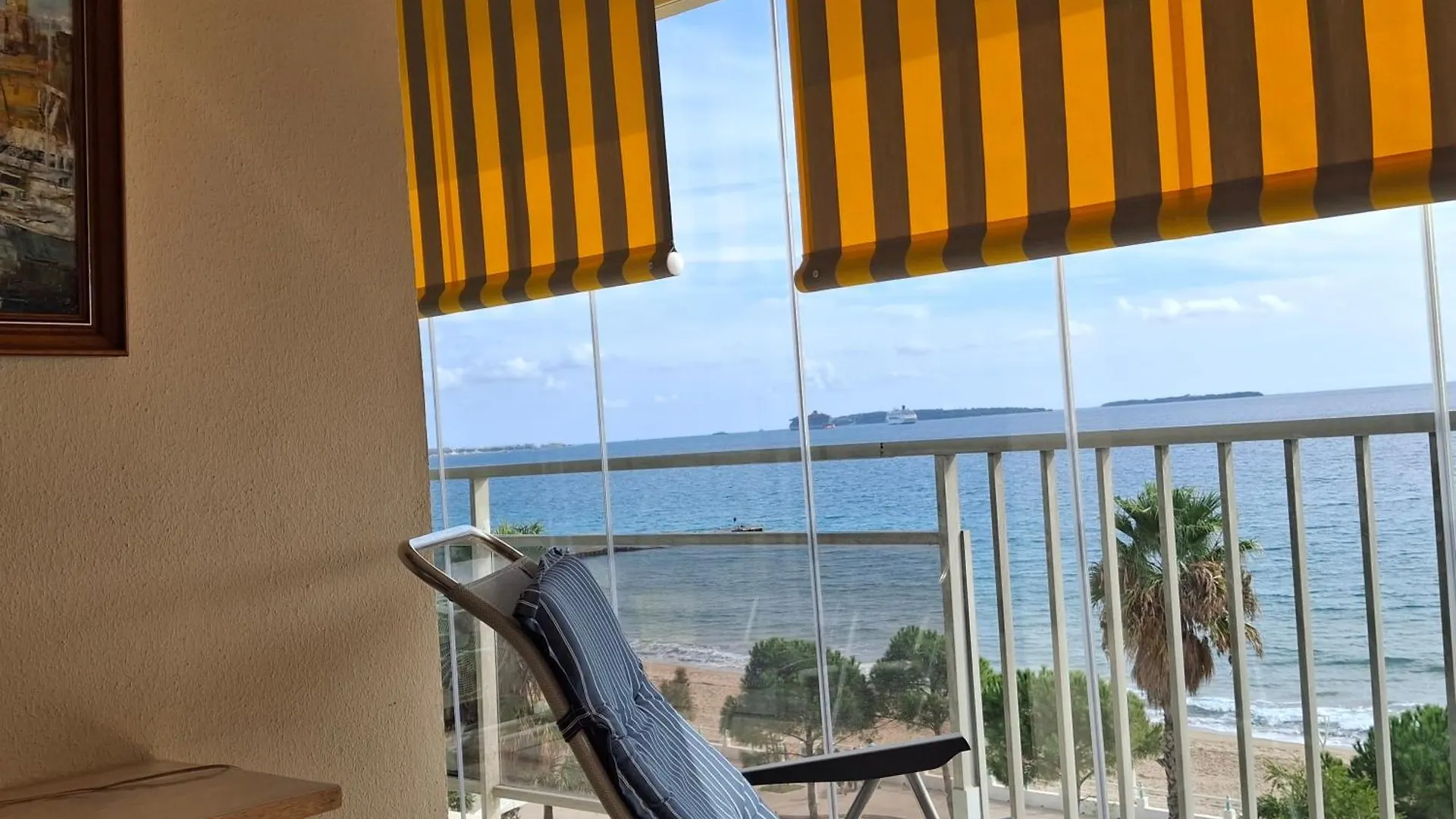 Great Waterfront Apartment In Cannes Boccacabana
